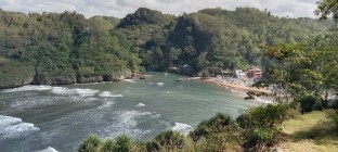 Panorama Wisata Alam Pantai Baron…