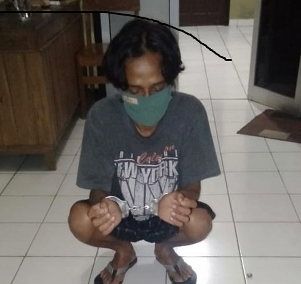 Ayam Kampung Ngeker Eker Tanah Pemuda Ini Mukul Nenek Hingga Kepalanya Bocor 