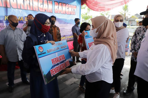 Apresiasi Pameran Bupati Sleman, Dra.Hj.Kustini Suport UMKM Cangkringan