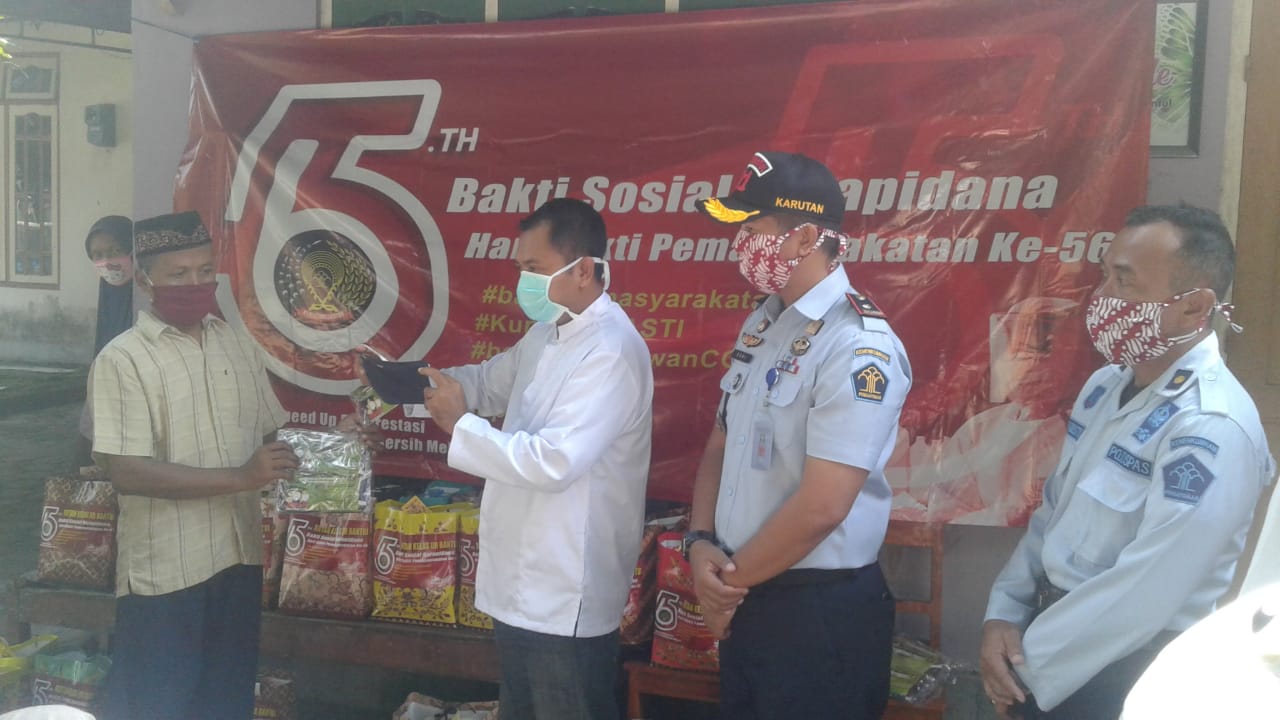 Narapidana Rutan Pajangan Bantu Masker Ke Warga