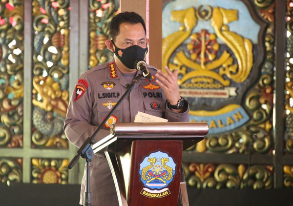 Panglima TNI dan Kapolri Tinjau Langsung Penanganan Covid- 19  di Bangkalan  Madura