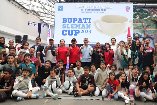 KEJUARAAN ANGGAR PELAJAR SLEMAN 2023 KALI PERTAMA DI GELAR 