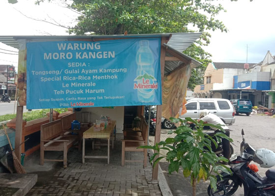 Warung Moro Kangen Bakulan Jetis Bantul Ramai Pembeli 
