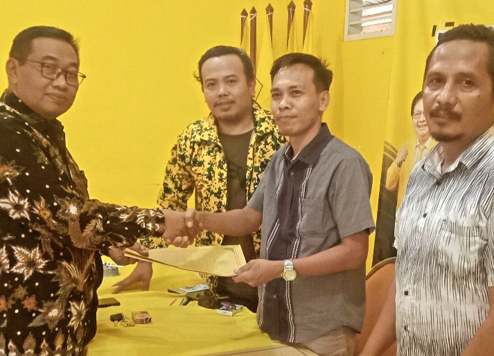 Partai Golkar Gunungkidul buka Penjaringan Bacabup 2024 Prof Dr.Supriyadi Yang Pertama Serahkan Formulir Langsung 