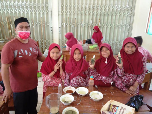 Ada Wabah Virus Corona Siswa SD Sokasari Di Bekali Penangkal ‘Buat Minuman Berbahan Herbal 
