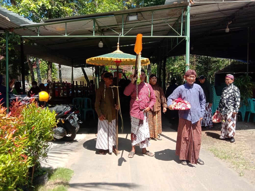 Merti Dusun Karen Tirtomulyo Gelar Kenduri Panggang