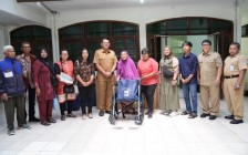Wabup Danang Serahkan 7 Bantuan…