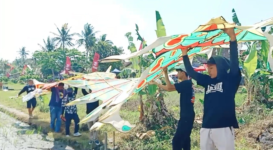 Ngaran Kite Festival 2023 Terbangkan Layang-Layang Melestarikan Tradisi
