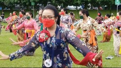 200 PEREMPUAN BERKEBAYA INDONESIA…
