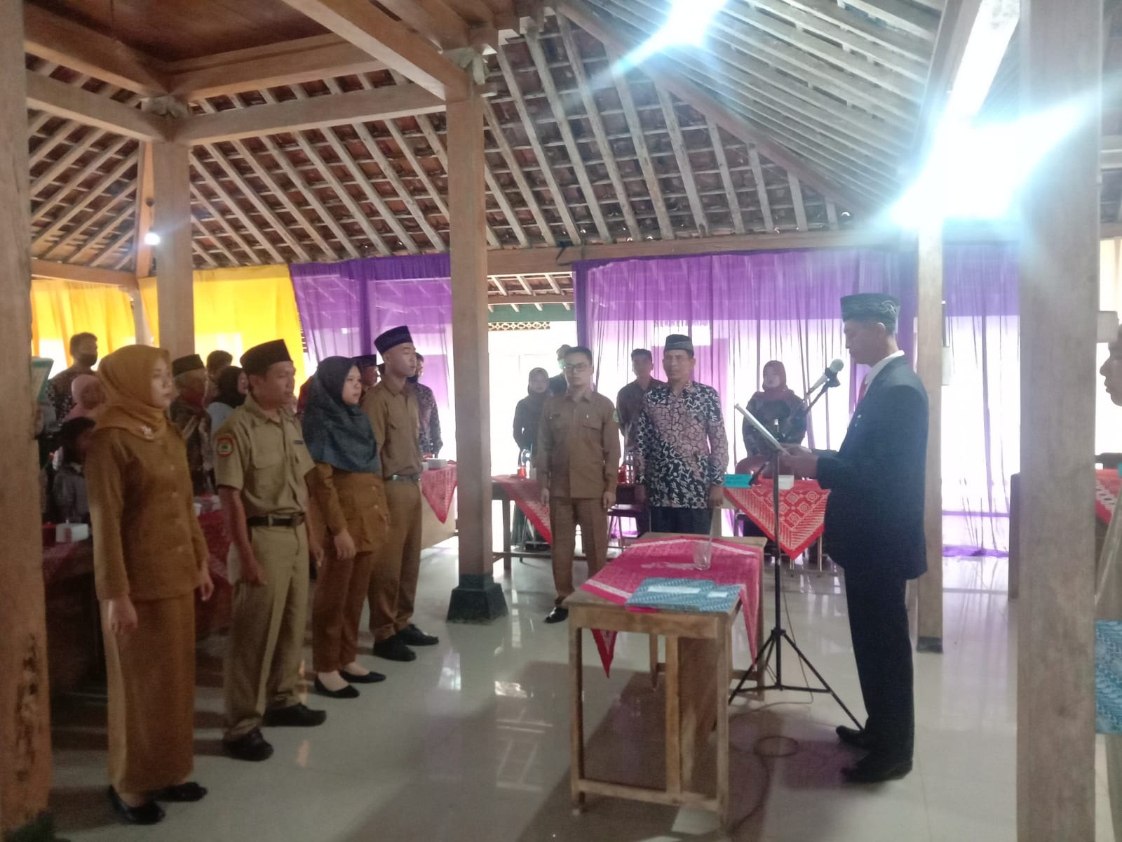 Lurah Monggol Saptosari  Lantik Ulu  Ulu, Dukuh Dan Dua Staf