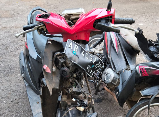 Motor Honda Beat Gemblingan Dengan Honda Revo Beat 1 Pengandara Cidera Tulang