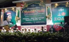 Musik dan hadroh pengajian maulid…