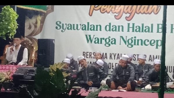 Jamaah Masjid Ashanur Ngincep Triwidadi Menggelar Pengajian Halal Bihalal 1445 H