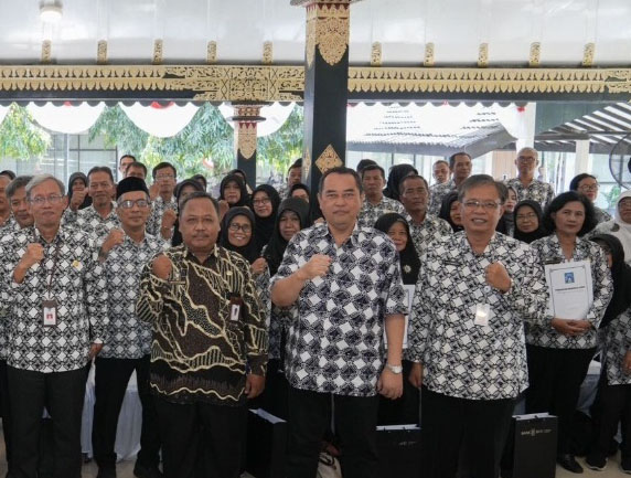 250 PNS Sleman Calon Purna Tugas Terima SK