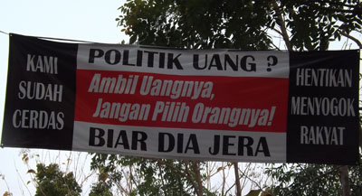 PROSES PILKADES HENTIKAN MENYOGOK RAKYAT !