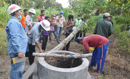 Kandungan sulfur tinggi warga lakardowo mojokerto banyak mengalami penyakit kulit ?