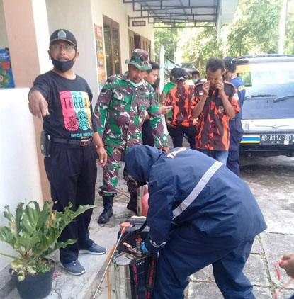 Gerakan Penyemprotan Disinfektan Pemdes Terbah Patuk Libatkan  Berbagai Element 