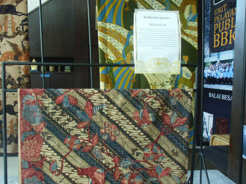BATIK  WARISAN ADILUHUNG BANGSA INDONESIA MENDUNIA BAGIAN 1