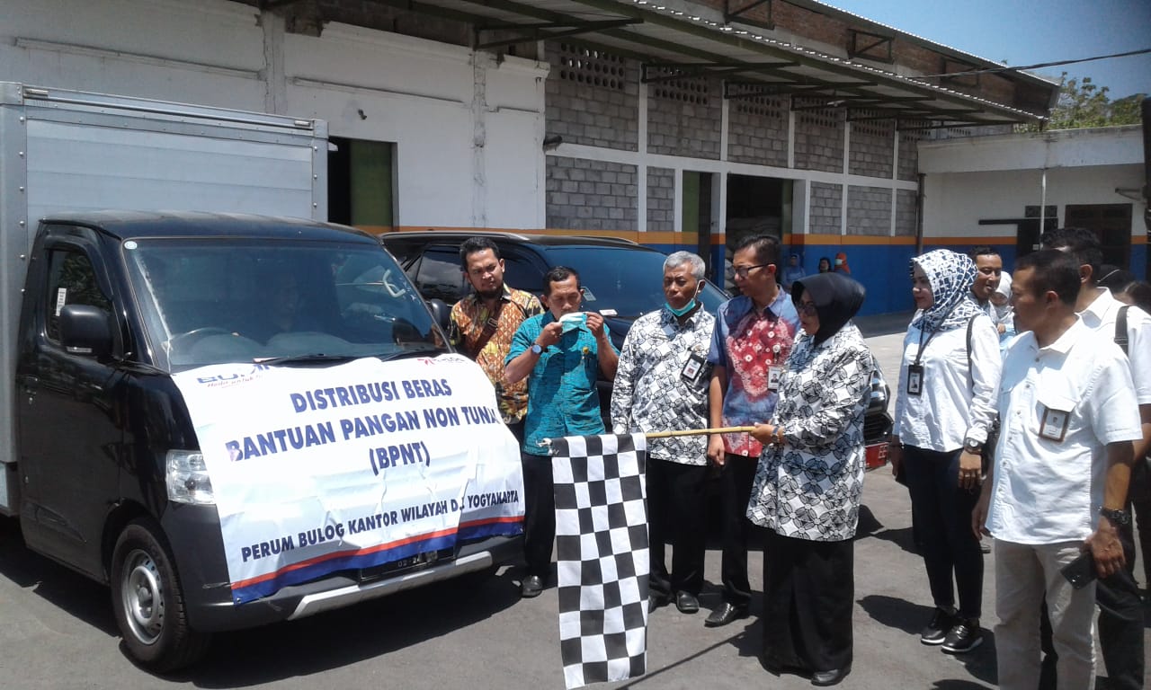 Bulog DIY  Luncurkan Beras BPNT Untuk Warga Sleman