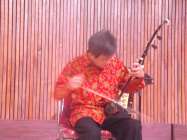 Musik Rebab Ala Thiongkok Mengumandang…