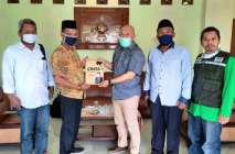 PWNU - PKB bagikan 30 Ton Beras,…