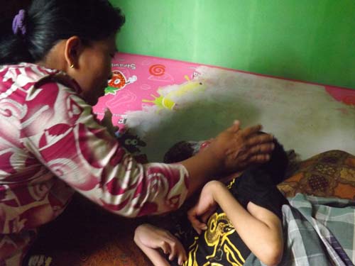 "Kasus balita menderita kejang-kejang dan komplikasi paru-paru (Pulmonary alveolus) siapa yang peduli ? 