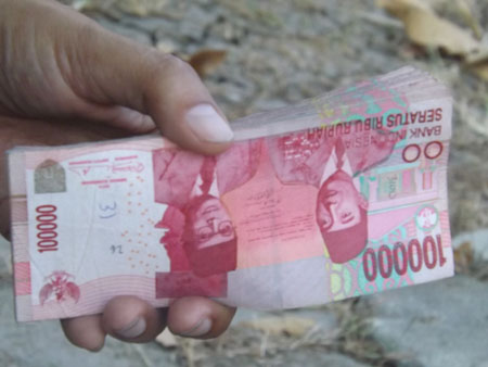 Lihat Siswanya Tak Bisa Bayar SPP Guru Melunasi  