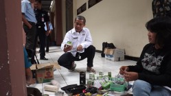 WAKIL BUPATI GUNUNGKIDUL BELI KACA…