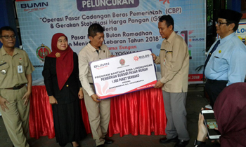 Jelang Lebaran 2018 Stabilkan Harga Pangan Bulog  DIY Gelar Pasar  Murah 