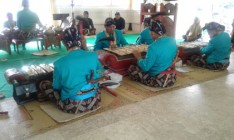 Prosesi sekaten telur abang, kinang,pecut…