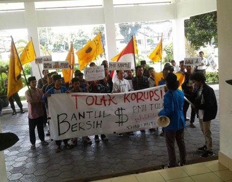 Peringati Hari Anti Korupsi  2019 Mahasiswa  Demo Tuntut  Bantul jangan Ada Korupsi 