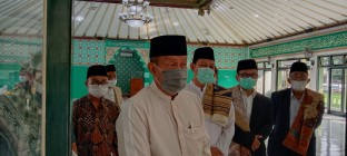 Drs Haryadi Suyuti Khotib Iedul…