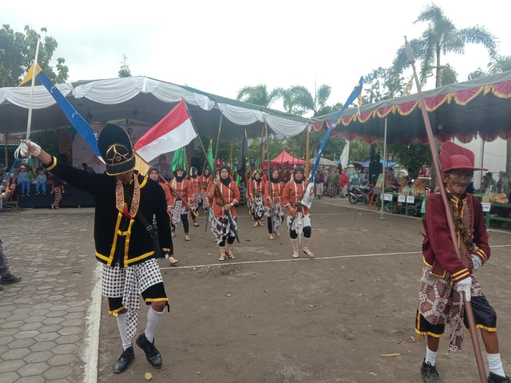 Kirap Bergodo 6 Padukuhan  Ramaikan Hari Jadi Kalurahan Karang Tengah Imogiri Ke 99