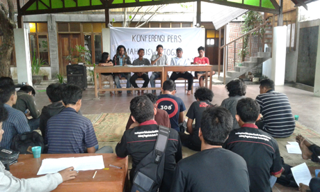Rektor UP 45 Pecat 24 Mahasiswa ?