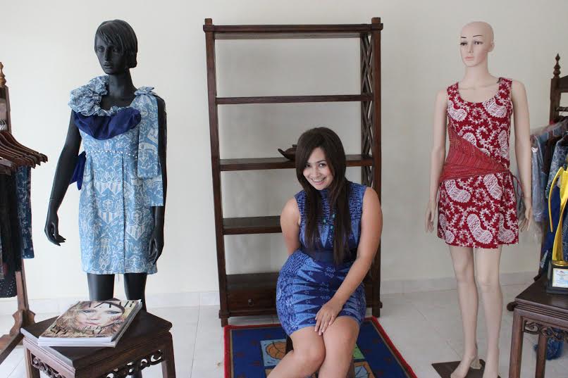 DEWI RANAYA DAN RANCANGAN RANCANGAN BAJU ETNIK 