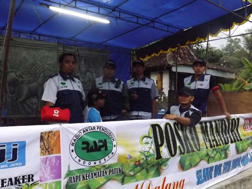 Komunitas Breeker Mount JJ Patuk  Pantau Arus Mudik 2015 di Ngasem Mayu
