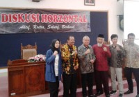 Pemuda Jangan Nongkrong Berlebihan…