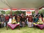 Busana Adat Jawa Menghiasi Hari…
