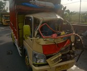 Mau Mau Nyalip Truk Dum Truck Malah…