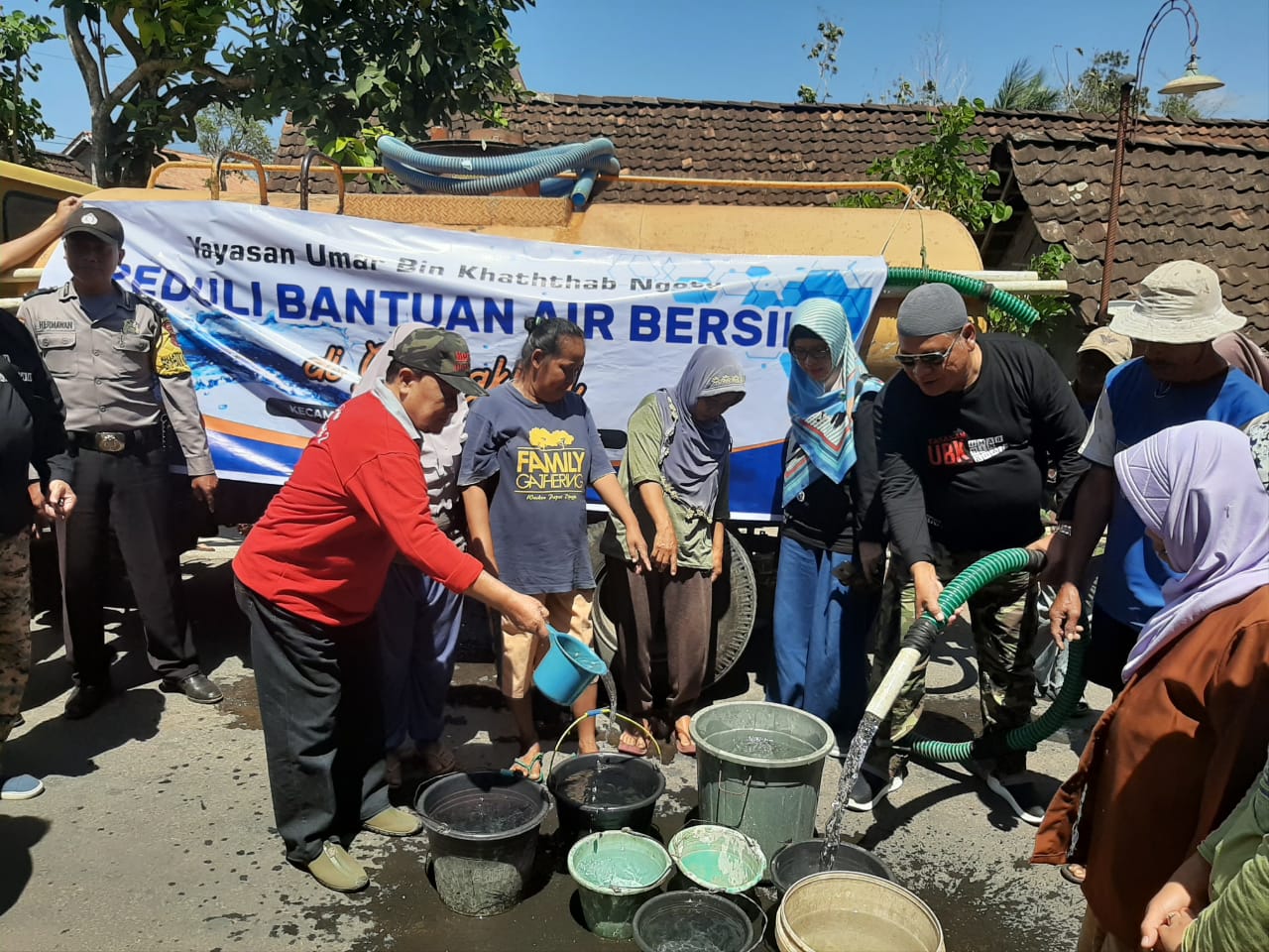 Kemarau Panjang 2019 Islamic Centre Umar Bin Khothob Kirim Air Bersih Ke Gunungkidul 