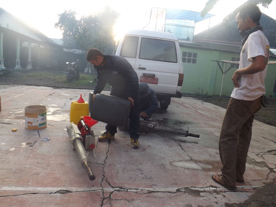 Modalan Jogoragan di kepung asap foging "Jutaan nyamuk klengger melawan foging