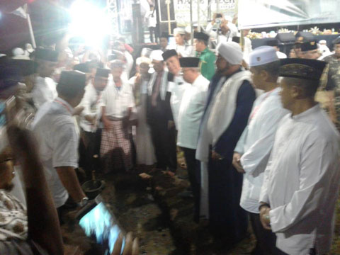 Ribuan Warga Hadiri Sholawat Peletakan Batu Pertama Islamic Centre