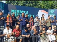 Membaca Karya Emha dan Doa: Ambal…