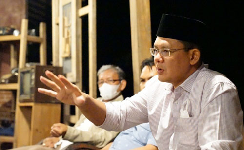 Lurah dan Wabup Diskusi  Perkembangan  Wisata Bidang Pertanian  Sleman Timur