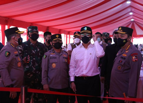 Panglima TNI.Kapolri Dan Menkes  Implementasikan  Program Vaksinasi  1 Juta Dosis Perhari