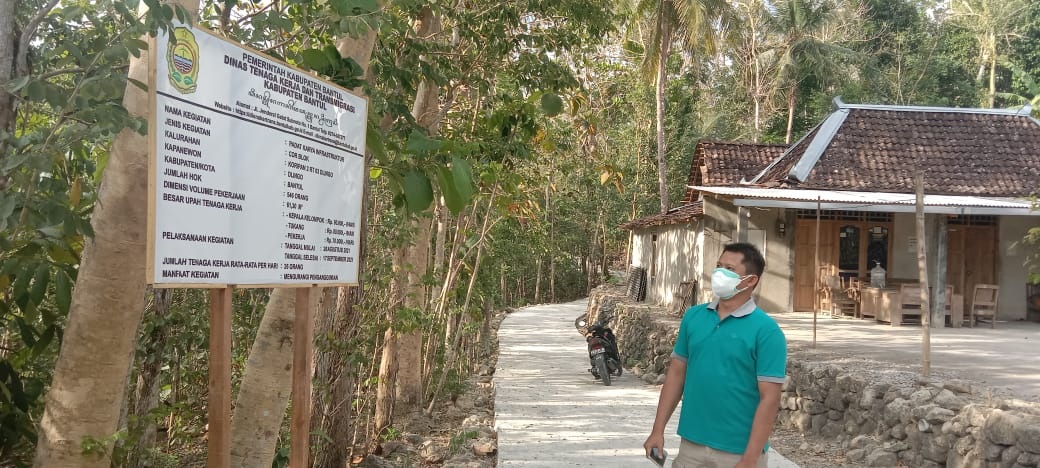  Warga Koripan II  Dlingo Bantul Hepy Terima Cor Blok Program Padat Karya 2021