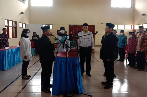 Jelang Tahun Baru 2023 Lurah Donotirto Kretek Bantul Lantik Dukuh Mriyan 