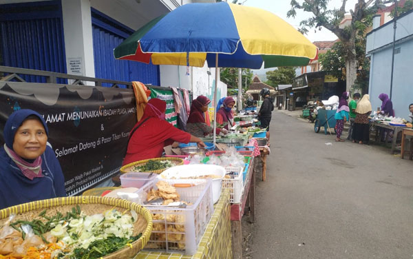 Ngabuburit Mencari Menu Di Pasar Ramadhan Masjid jami' Kauman Nanggulan, Kulon Progo
