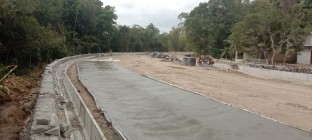 Bukit Batu Kapur Di Kepras Untuk…