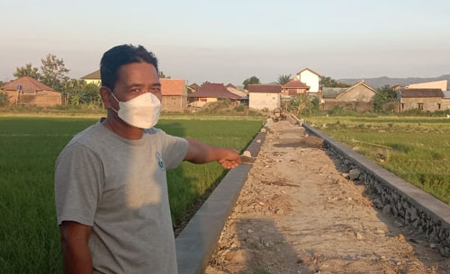23 Petani Mertosanan Kulon Potorono Banguntapan Relakan Tanahnya Untuk Talut Jalan Dukung  Padat Karya  2021